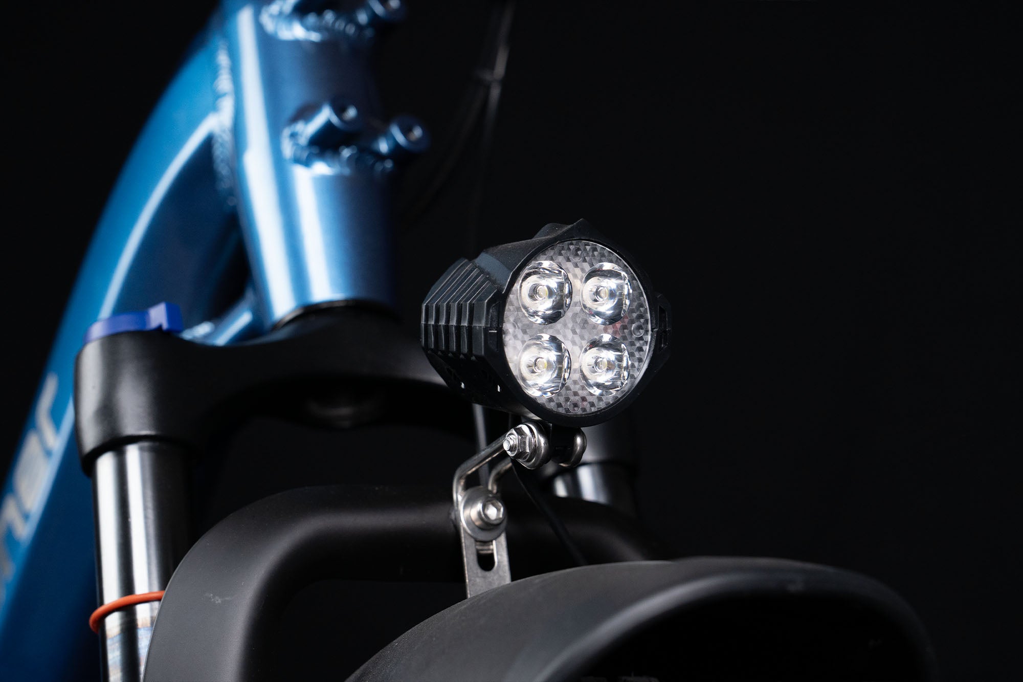 Rumble 2.0 Far frontal LED puternic